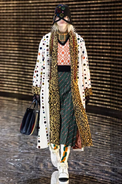 Look 84